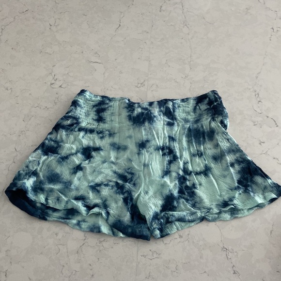 Raya Sun designer summer shorts! - Picture 2 of 3